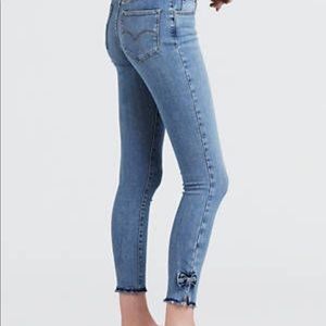 Levi’s skinny jean.